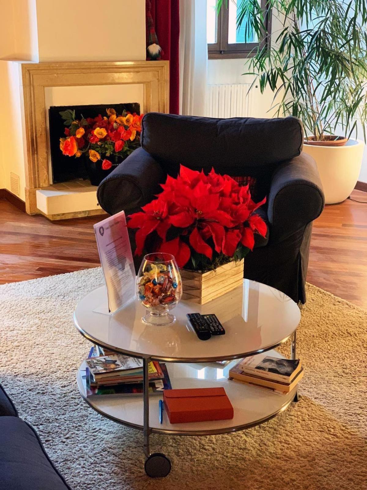 Elegant Terrace Apartment Near Piazza San Marco Last Floor No Lift Venedig Exteriör bild